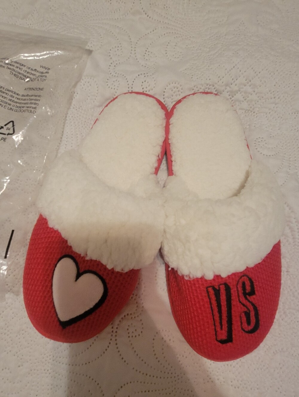 Victoria's Secret Cozy Knit Faux Fur Slippers Red Heart VS Logo‎ Coquette Girly